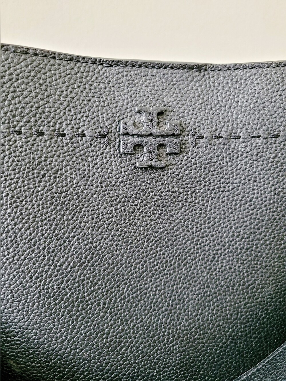 Tory Burch McGraw Black Pebbled Leather Bucket Crossbody/Shoulder Bag - Picture 5 of 16
